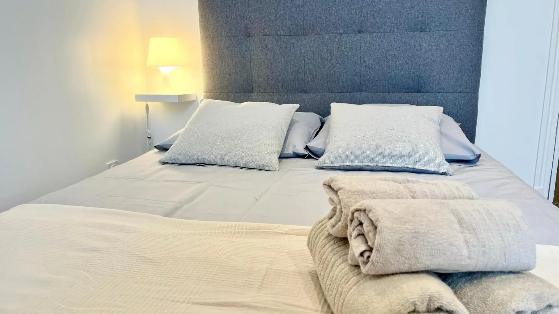 Petit Appartement Agreable Au Coeur Du 11E Arrondissement contacts